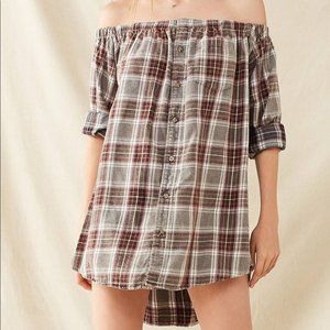 Y2K urban renewal remade off the shoulder flannel size small